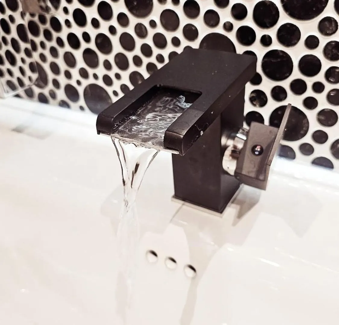 Premium Verona Hotel ドゥラス 4*,