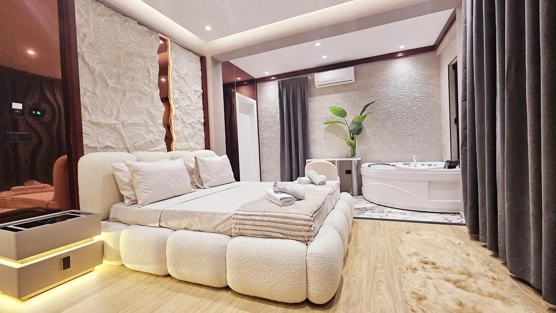 Premium Verona Hotel ドゥラス