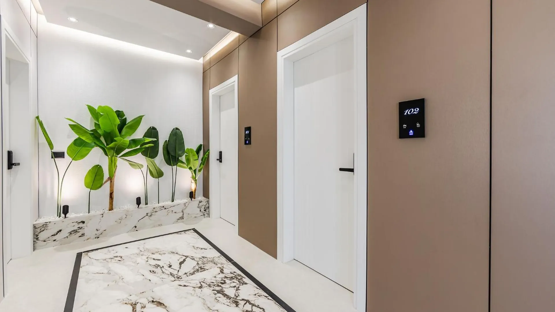 Premium Verona Hotel ドゥラス